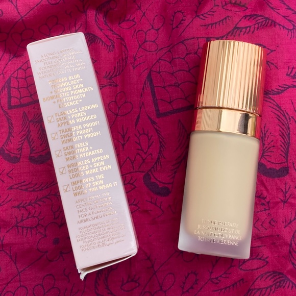 Charlotte Tilbury Airbrush Flawless Matte Foundation in 5 Warm - Picture 3 of 5